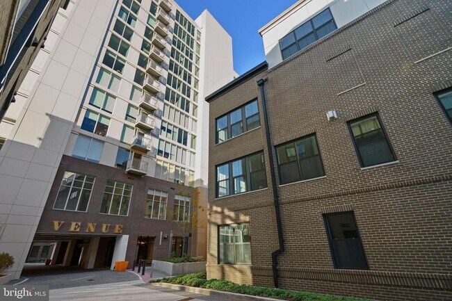 Building Photo - 925 N Fairfax St