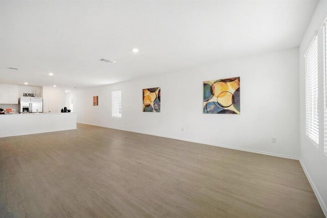 Building Photo - 23437 Firelight Dr