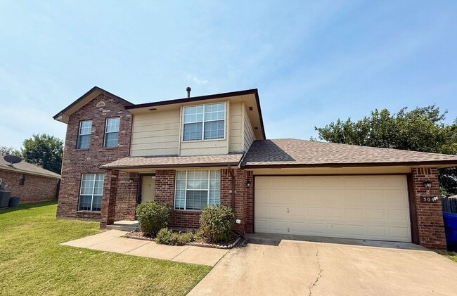 Building Photo - Great Family Home, Great Neighborhood