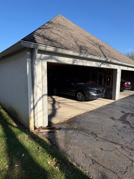 Building Photo - 331 Saint Andrews Dr