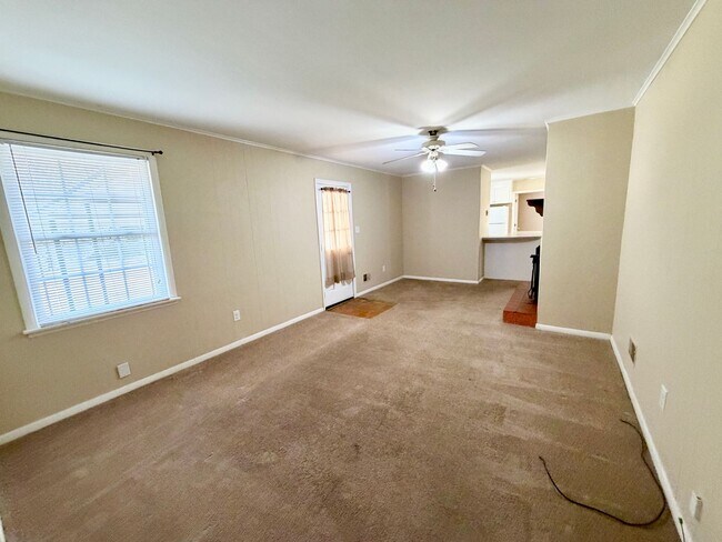 Building Photo - Lexington- Downtown Lexington - Call Lexington office for tours 803-359-0793