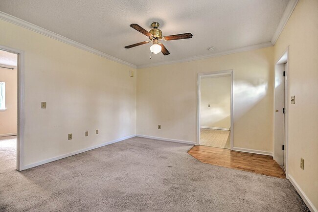 Building Photo - 1801 Indian Ridge Rd