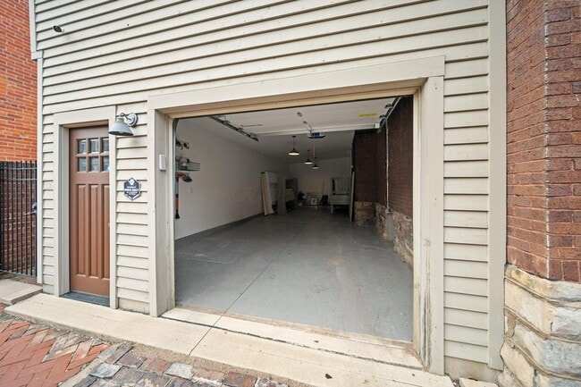 Building Photo - 503 S 3rd St