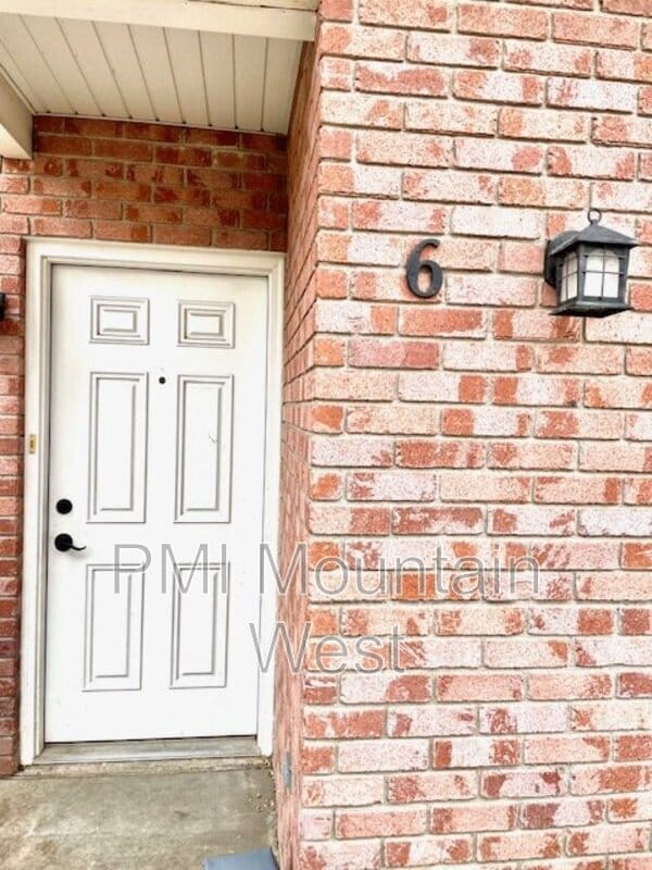 Building Photo - 55 Peregrine Ln