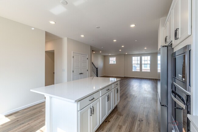 Building Photo - 157 Yorktown Ct
