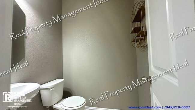 Building Photo - 304 Basil St