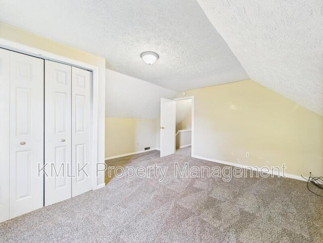 Building Photo - 855 Work Dr