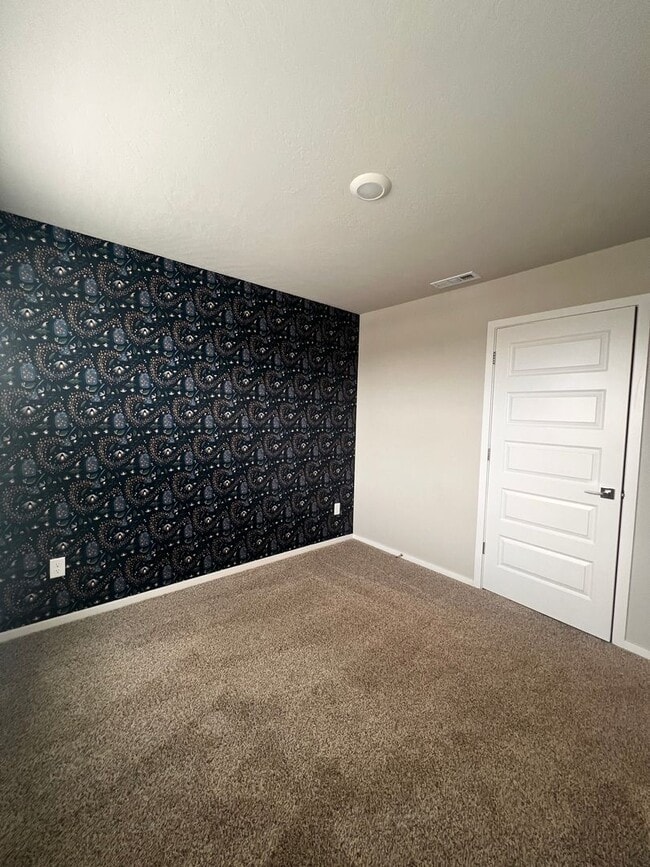 Building Photo - NEW LISTING!! Beautiful New 4 bed/2.5 bath + Loft in an ideal location