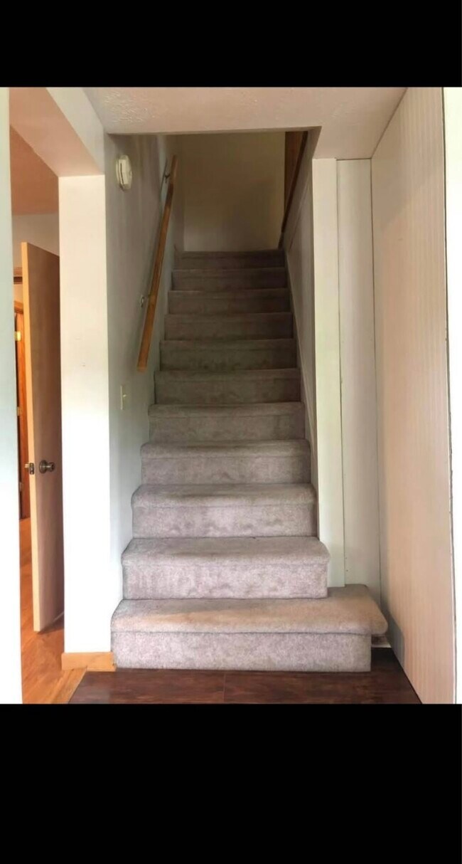 Building Photo - 608 N West St