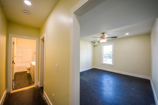 Building Photo - 92 High St