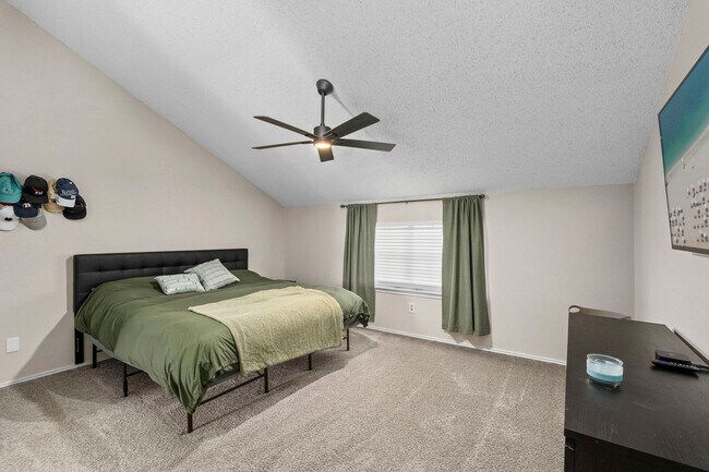 Building Photo - 3 Bedroom/2.5 Bath Northwest Park Subdivision