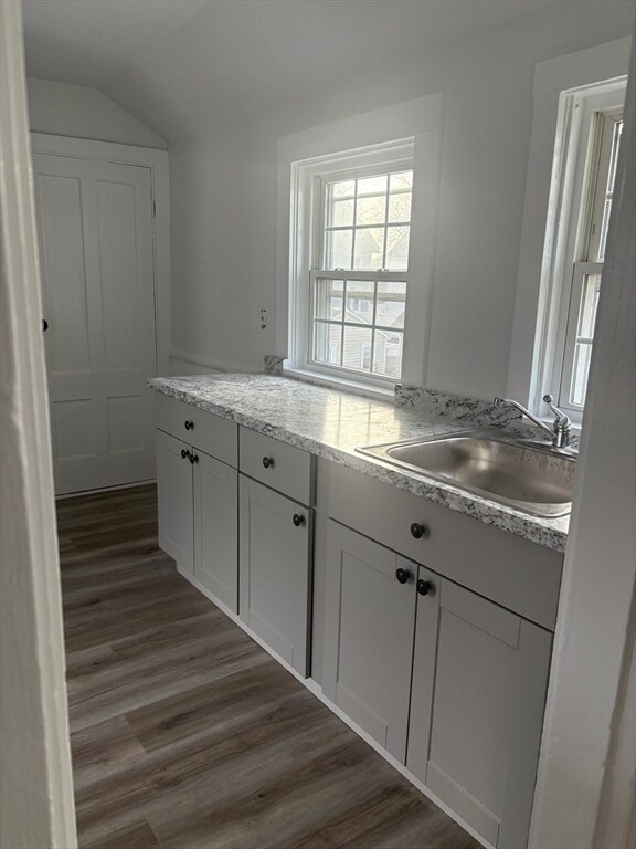 Building Photo - 34 Walnut St