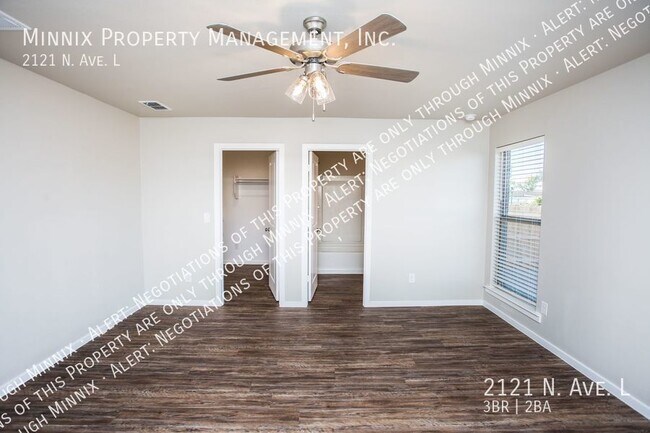 Building Photo - 2121 N. Ave L