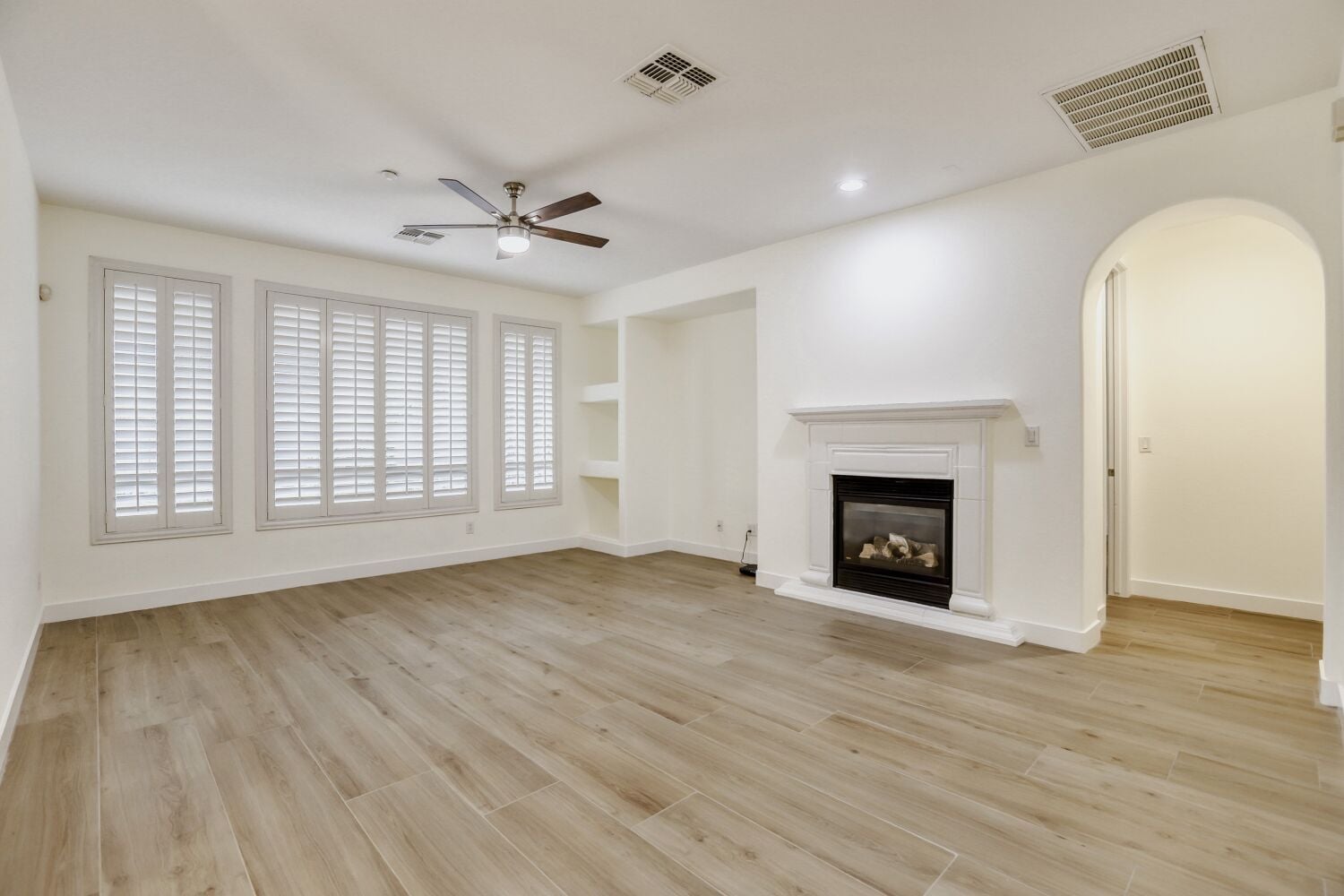 Building Photo - 16844 N 98th Pl