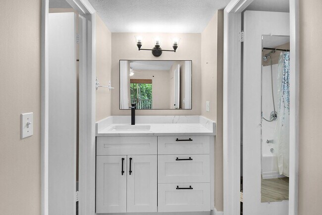 Building Photo - 3266 SE Aster Ln