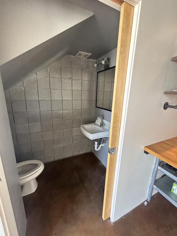 Building Photo - 360 W 300 S