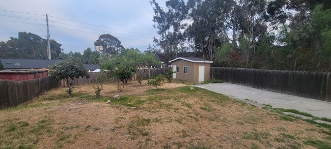 Building Photo - Large home on private cul-de-sac