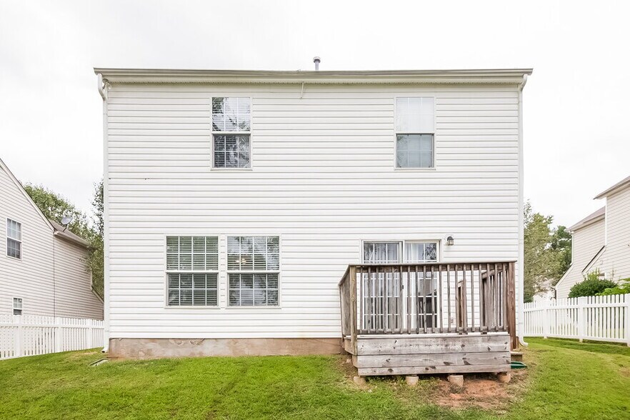 Building Photo - 7945 Bristle Ln