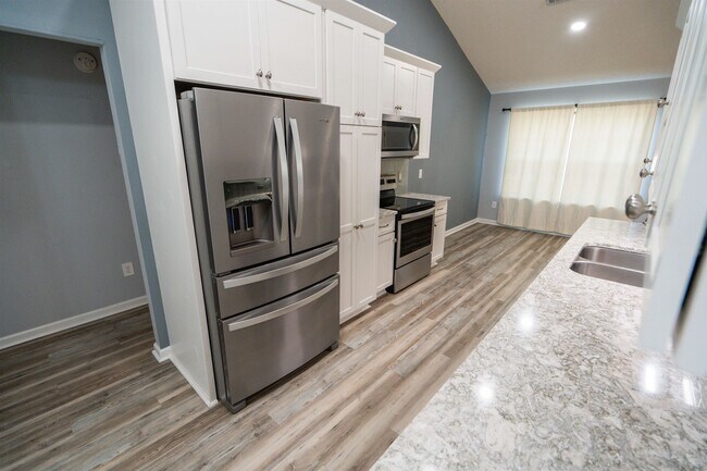 Building Photo - 1764 Folkstone Rd