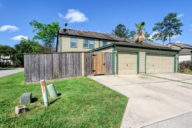 Building Photo - 23618 Wildwood Green Way