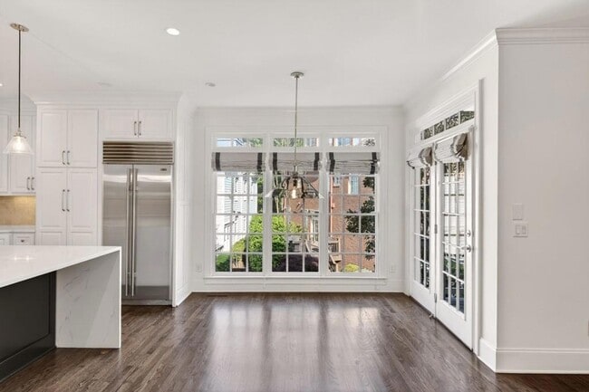 Building Photo - 16 Conifer Cir NE