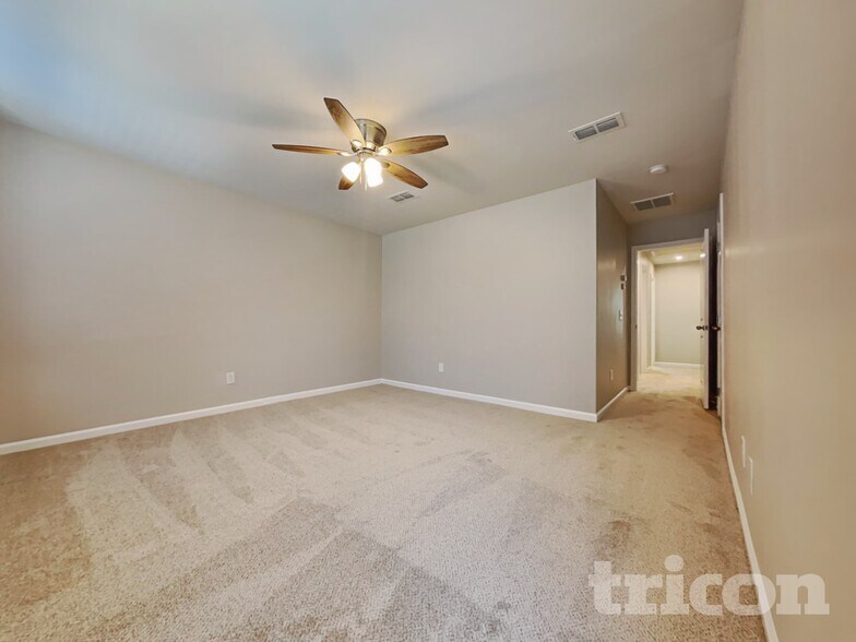 Building Photo - 886 Purcell Dr