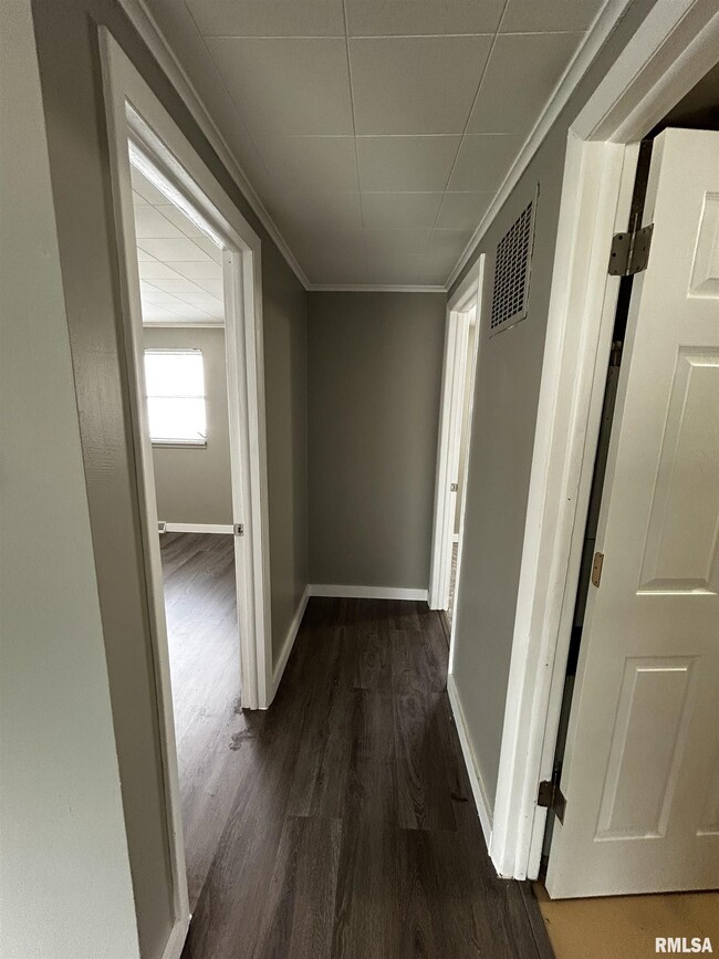 Building Photo - 135 Shadoway Dr
