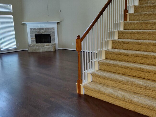 Building Photo - 5823 Grand Saline Dr