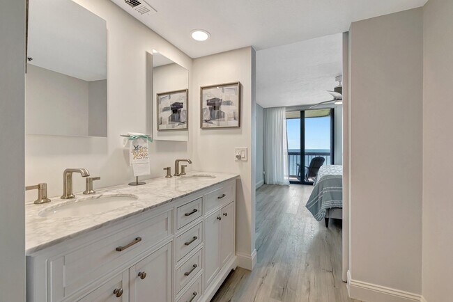 Building Photo - 3100 N Hwy A1A