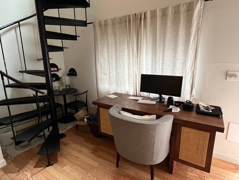 Building Photo - 151 Erie St