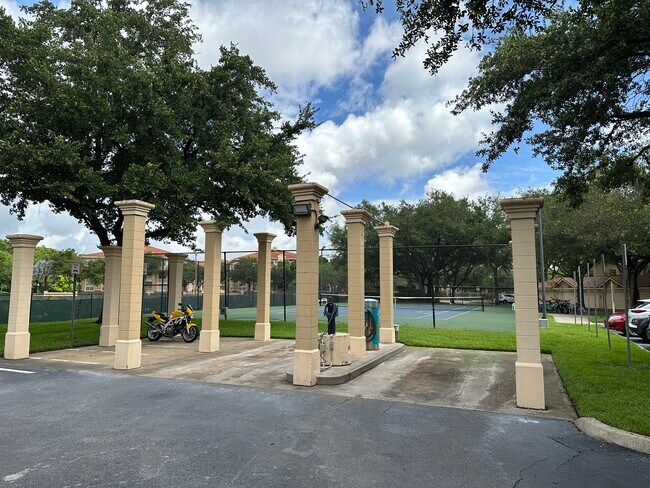 Building Photo - 862 Grand Regency Pointe