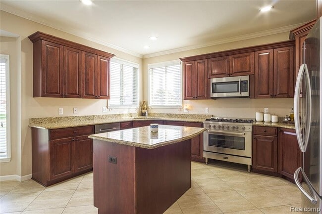 Building Photo - 15357 Prentice Ct