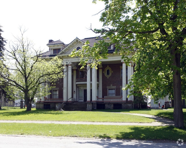 Building Photo - 277 Park Ave