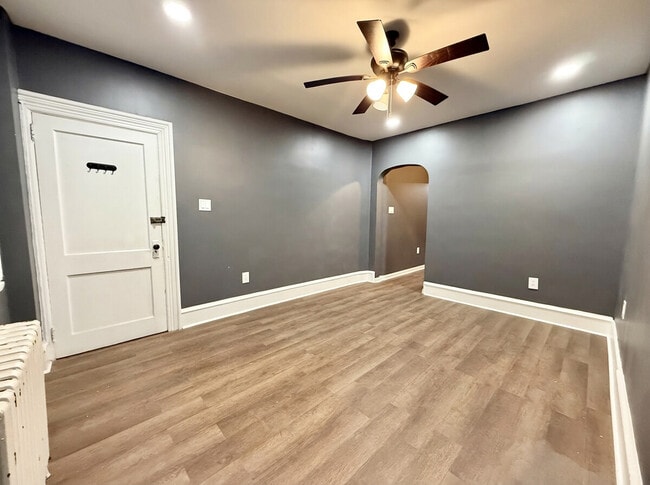 Building Photo - 347 Kerlin St