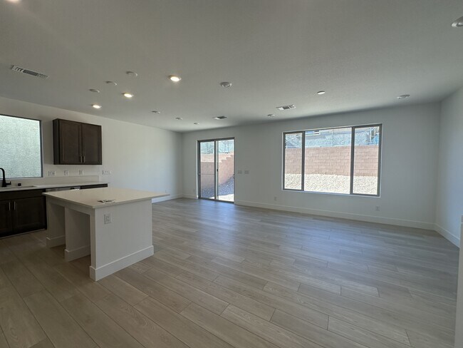 Building Photo - 10273 Digby Fine St