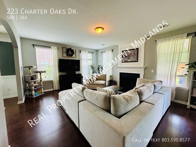 Building Photo - 223 Charter Oaks Dr