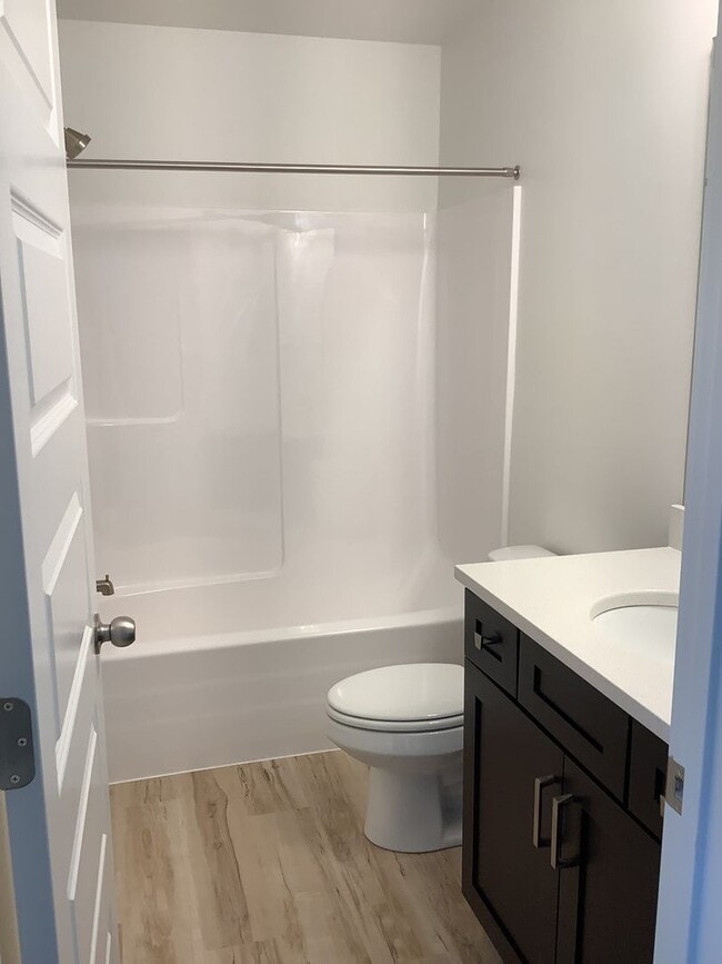 Building Photo - FREE FIRST MONTH'S RENT - New Construction Townhome Located in Prime Saratoga Springs Location.