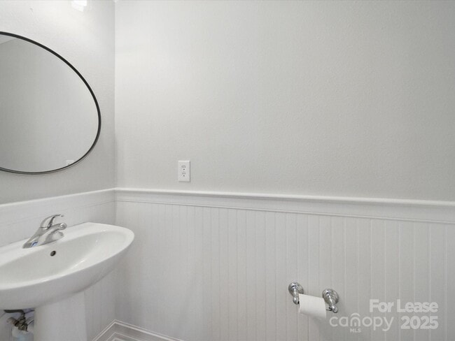 Building Photo - 5203 Grays Ridge Dr