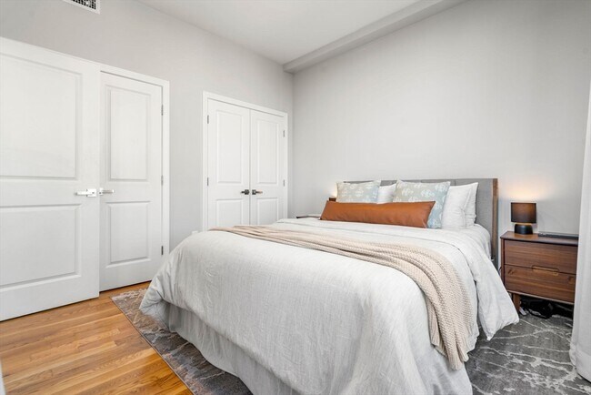 Building Photo - 10 Taber St