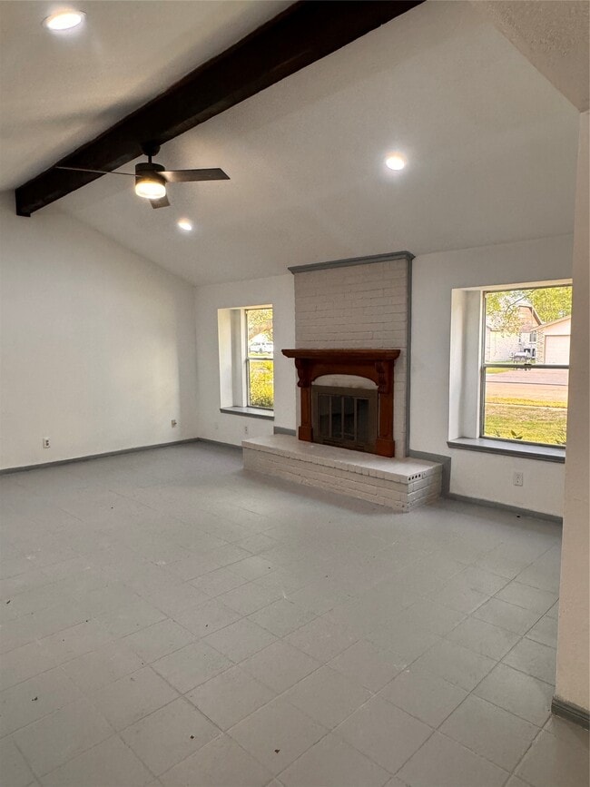 Building Photo - 604 Briarclift Ln