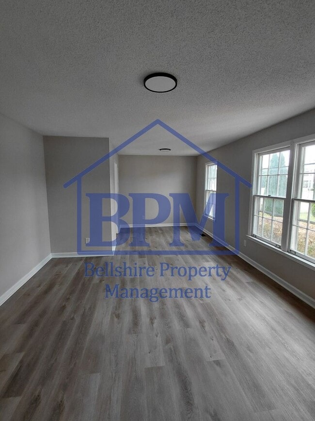 Building Photo - Completely Renovated 3 Bed, 2 Bath Home in...