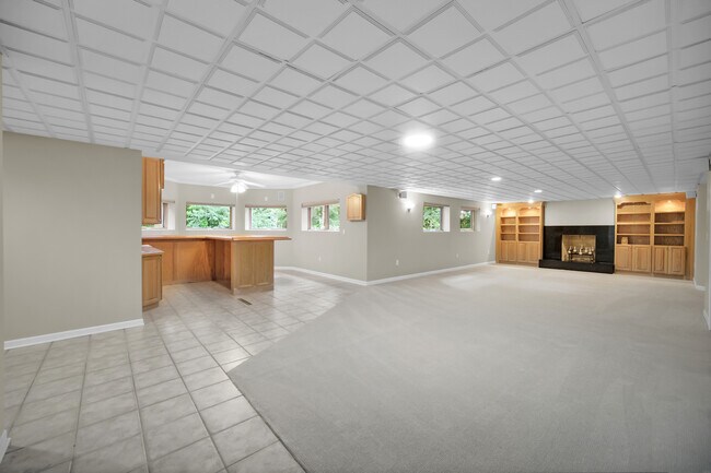 Building Photo - 36W244 Fieldcrest Dr