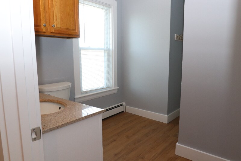 Building Photo - 22 Forest St