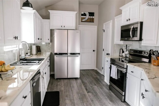 Building Photo - Charming 4BR House in Burkburnett (10 Min ...