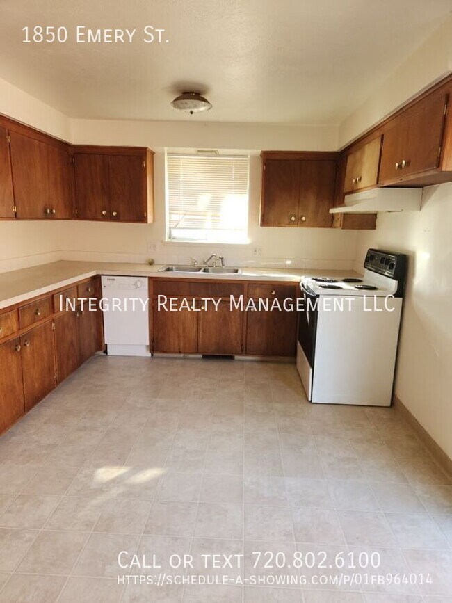 Building Photo - 1850 Emery St