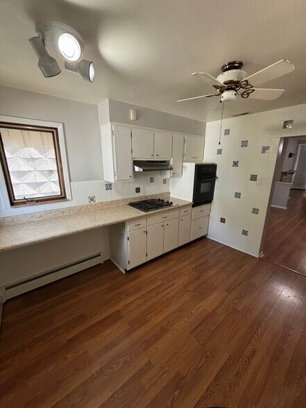 Kitchen - 166 Southern Ave