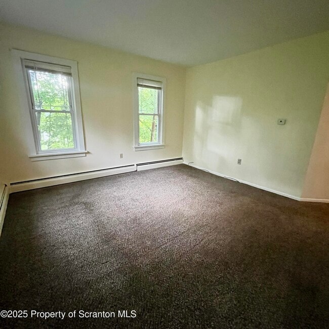 Building Photo - 208 1st St