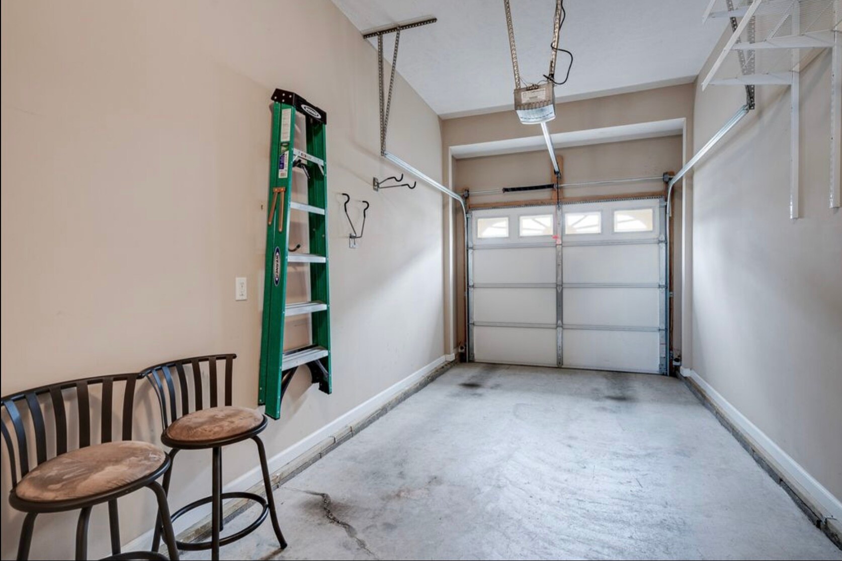 Building Photo - 617 Spence Enclave Way