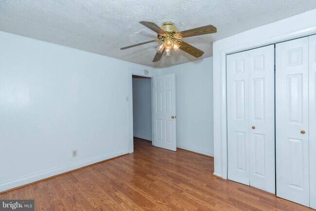 Building Photo - 481 Millville Rd