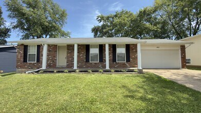 Building Photo - 40 S Hillview Dr